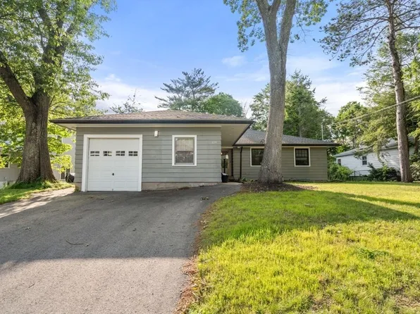 119 S Main St, Sharon, MA 02067
