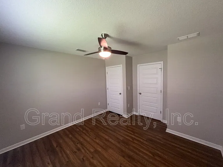 5583 Guinevere Ln — Photo 17