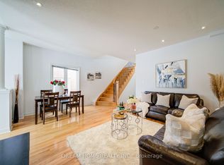 208 Tom Taylor Cres, Newmarket, ON L3X3E8