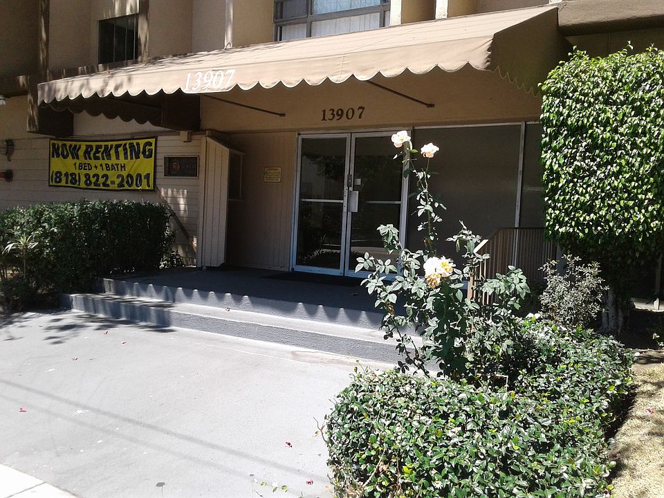 1st image of 13907 Oxnard St APT 46