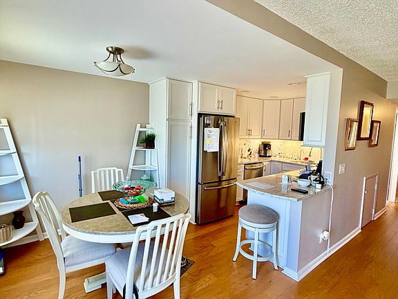 5th image of 166 Dorset D #166