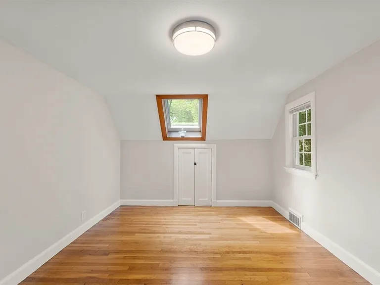 42 Elinor Rd — Photo 12