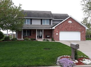 205 Parkside Dr, Goodfield, IL 61742