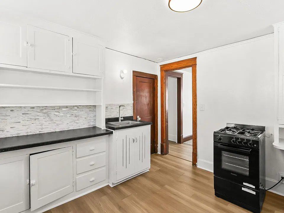 132 N 38th Ave