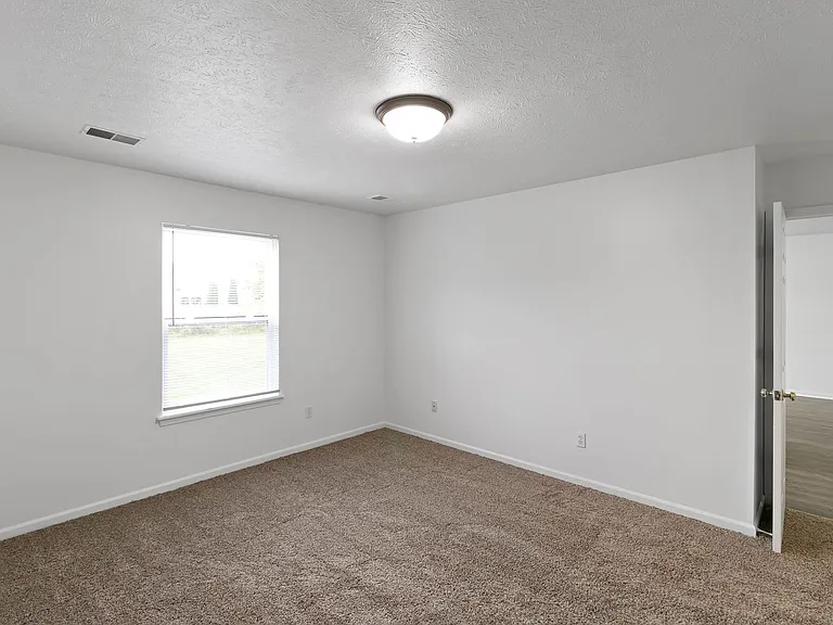 711 Cattail Ln — Photo 12
