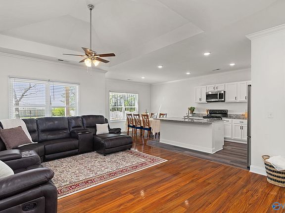 4th image of 19259 Runway St