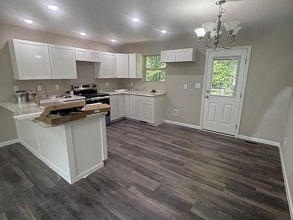 4th image of 309 Foley Hill Rd