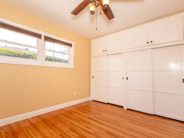 Well Maintained & Bright Detached 2 bed / 1 bath Home In Quiet Neighborhood of North Park - Peak ... — Photo 10
