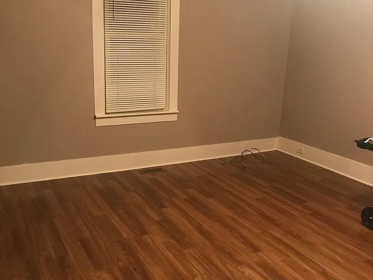 116 S Main St — Photo 5