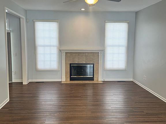 3rd image of 3548 Oakmont Dr