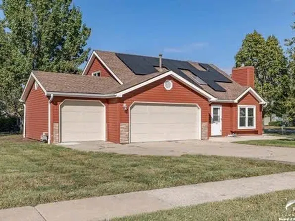 125 Sharon Dr, Lawrence, KS 66049