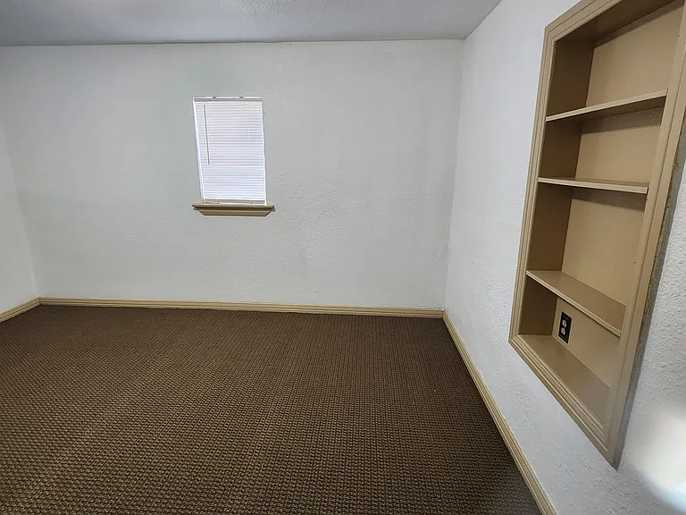 339 Drury Ln #1 — Photo 6
