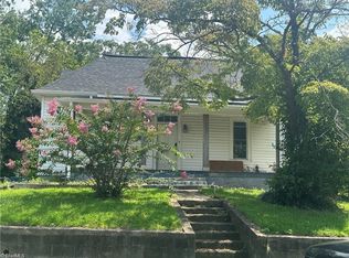 706 Arch St, Mount Airy, NC
