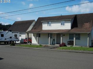 216 S 20th St, Reedsport, OR 97467