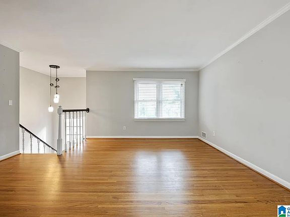 5th image of 904 Alford Ave