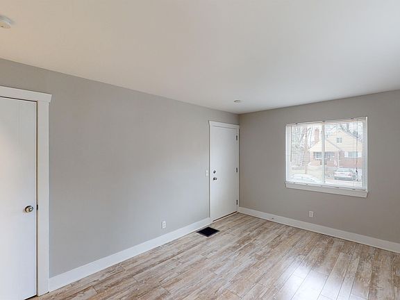 3rd image of 2629 Bremont Ave #2