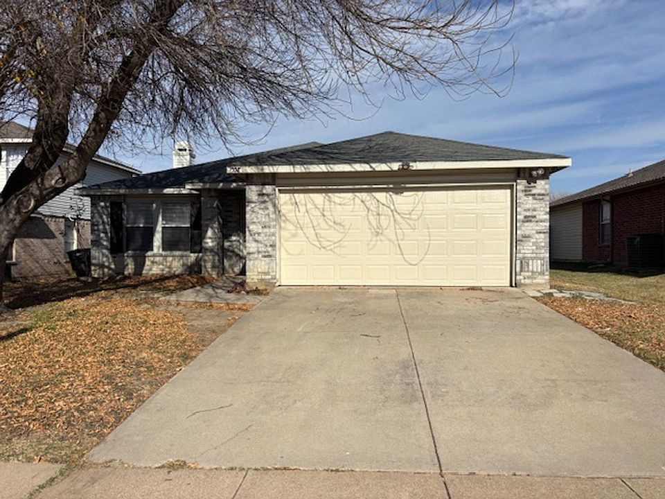 1st image of 552 Keble Dr