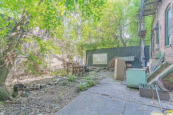 1st image of 1011 Pacific St #2M