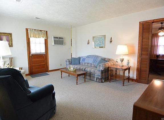 4th image of 4016 Wilmont Dr