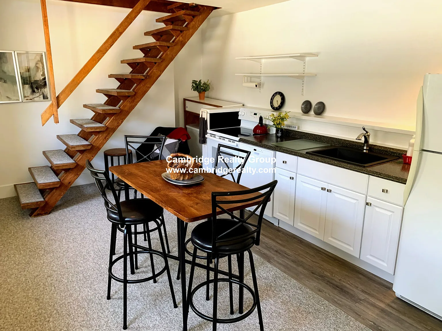 1 bed, 1.0 bath, 750 sqft, $3,000 — Photo 2