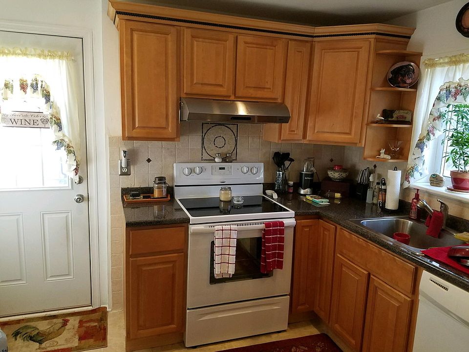2nd image of 2419 Linconia Ave