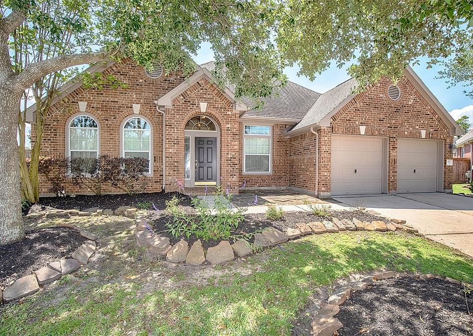 1st image of 877 Shoal Pointe Ct