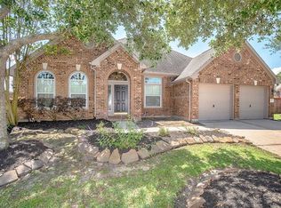 877 Shoal Pointe Ct, League City, TX 77573