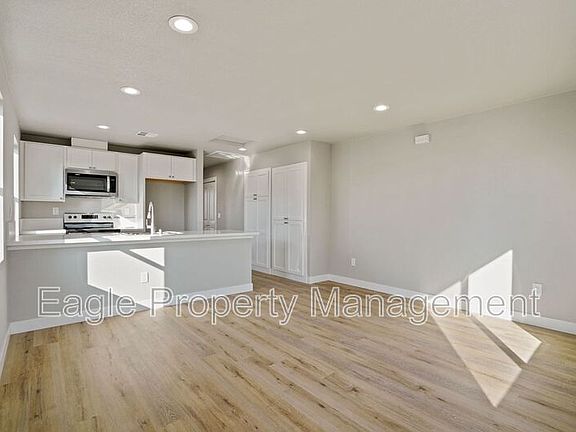 4th image of 4194 35th St