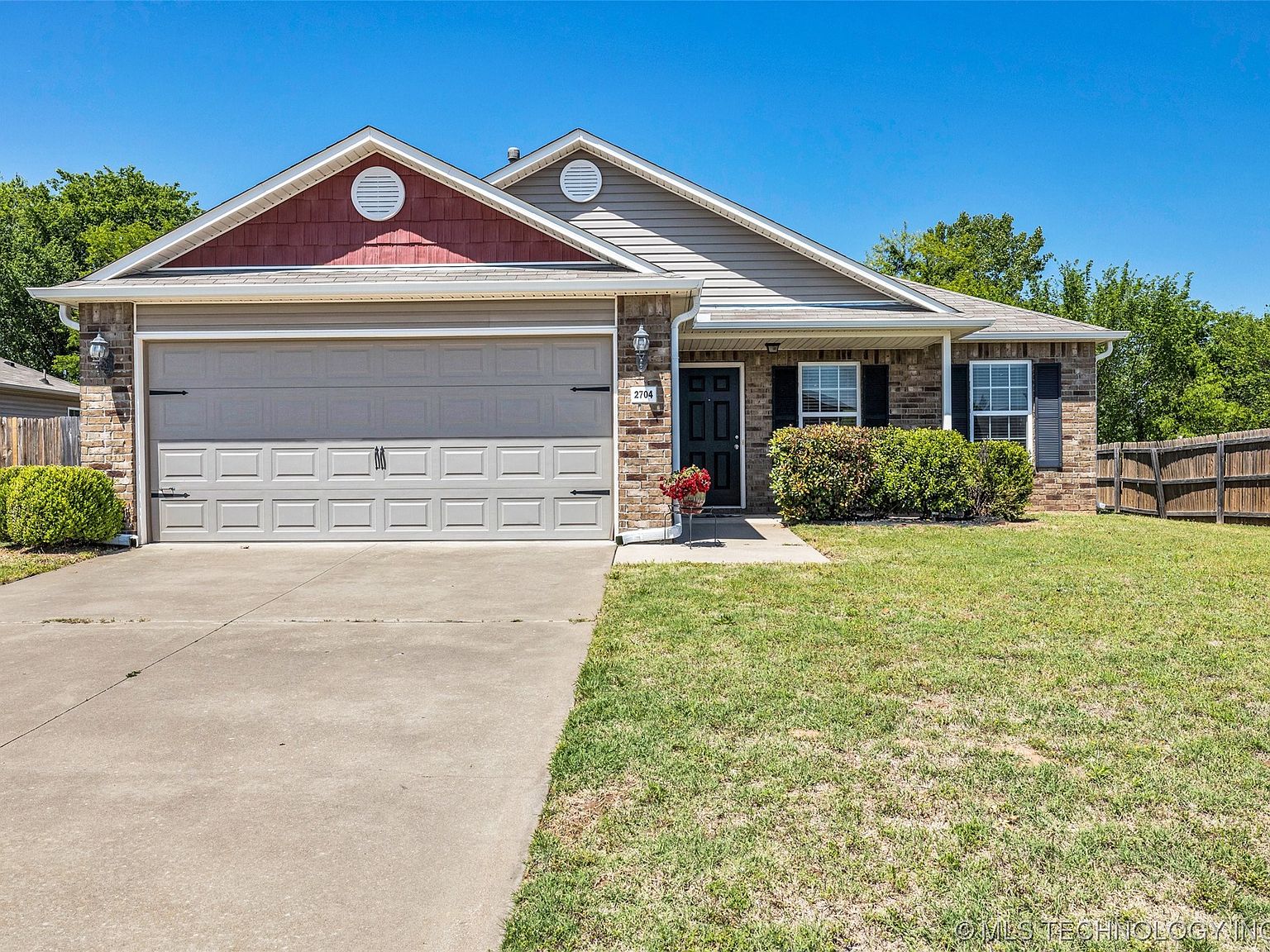 2704 W Charlotte St, Broken Arrow, OK 74011 Zillow