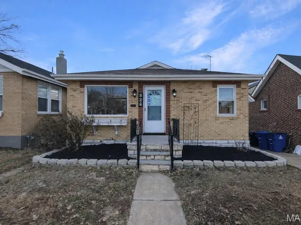826 Catskill Dr, Saint Louis, MO 63125