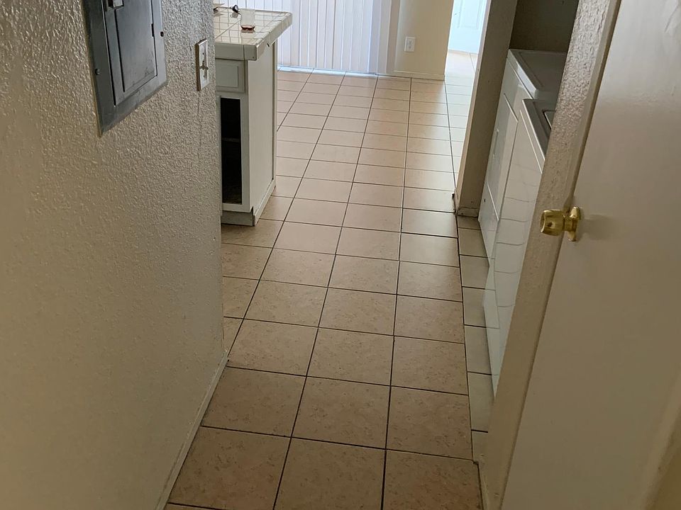 2nd image of 2105 Winwood St APT 3