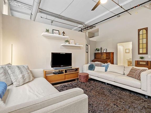 5th image of 918 3rd St N #105