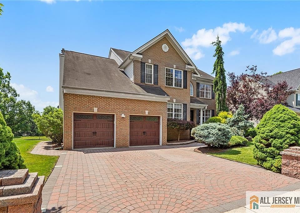 1st image of 5 Woodfield Ct