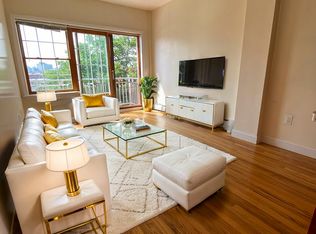 28-42 38th St #4B, Astoria, NY 11103