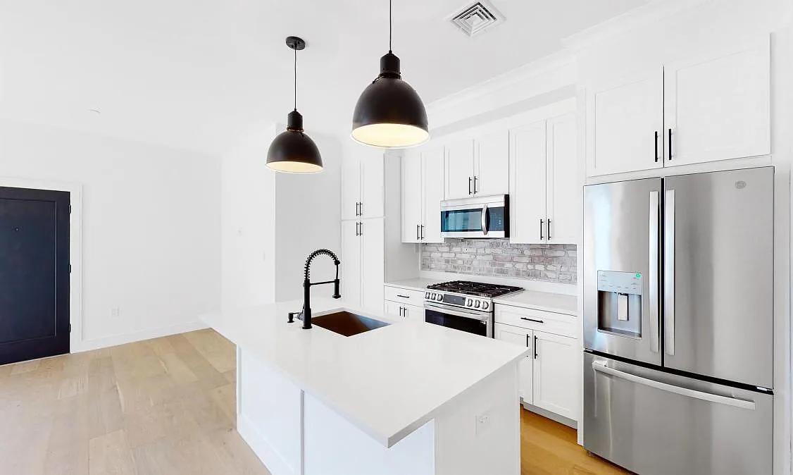 2 bed, 849 sqft, $3,495 — Photo 1