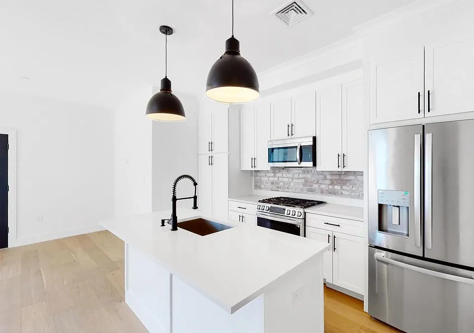 21 Buttonwood St #2