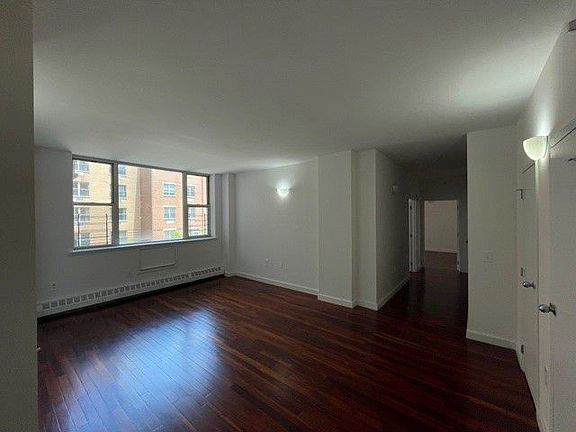 3rd image of 444 Manhattan Ave APT 4C