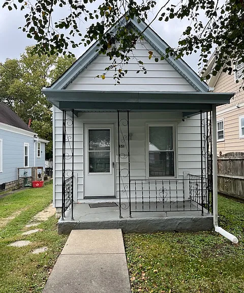 351 Williams front of house