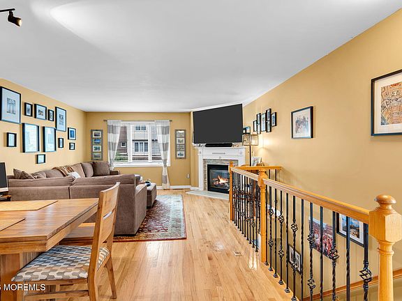 4th image of 810 4th Avenue