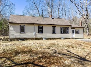 72 NW Schoolhouse Rd, Dudley, MA 01571