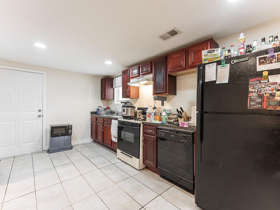 1st image of 3113 W Wilson Ave #B