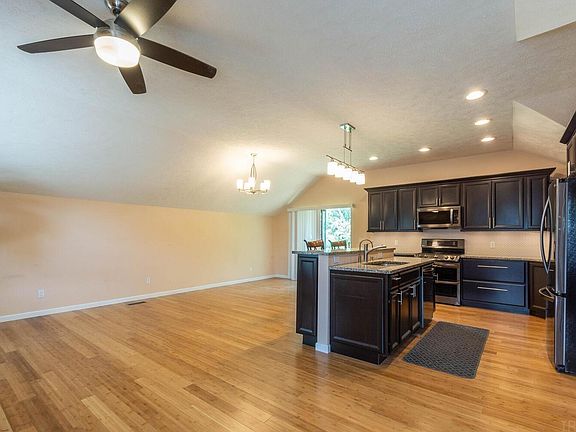 5th image of 3720 N Collins Dr
