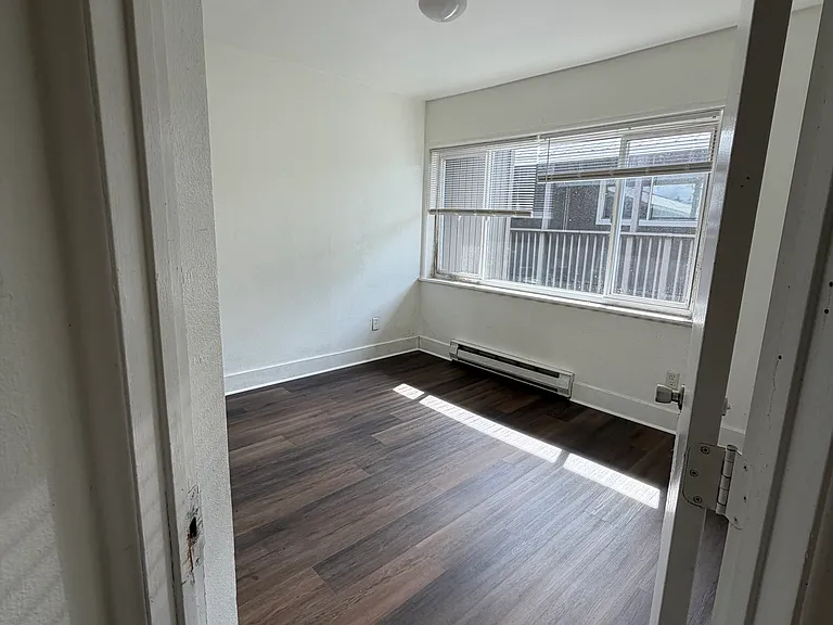 1453 S 308th St #4 — Photo 9