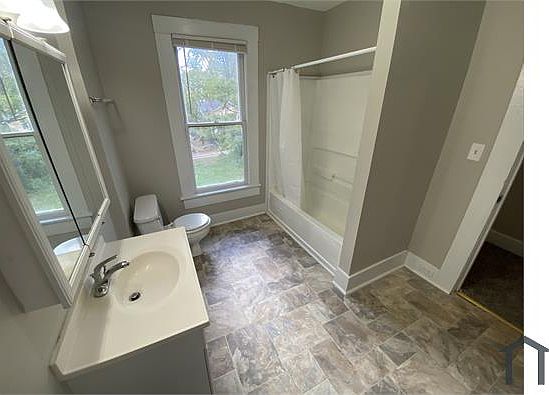 4th image of 2340 23rd St W