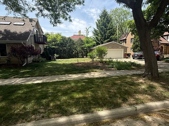 2nd image of 1609 N 71st St #1609