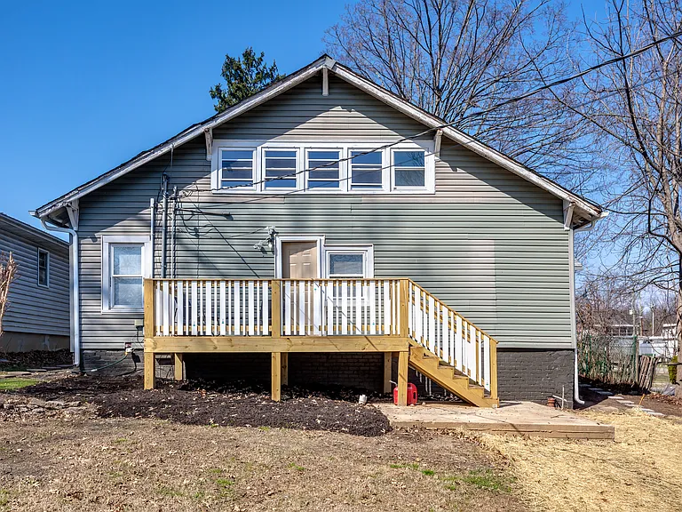 2548 Jefferson Ave — Photo 14