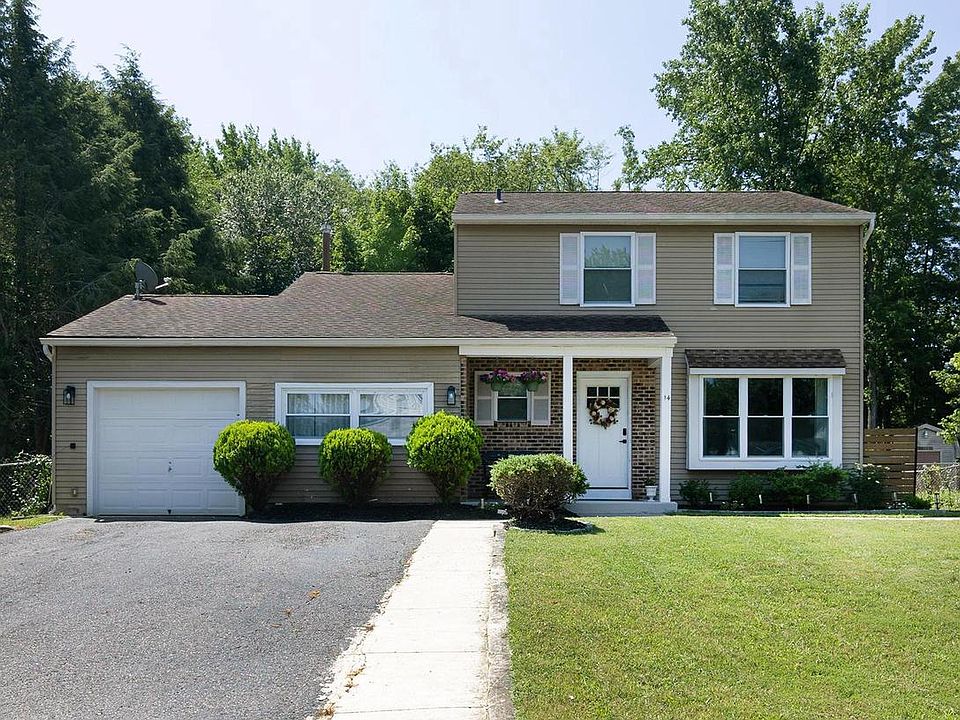 1st image of 14 Heather Dr