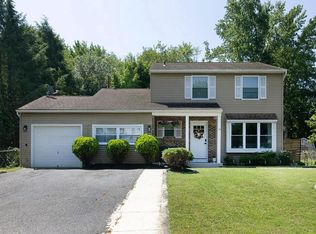 14 Heather Dr, Sicklerville, NJ 08081