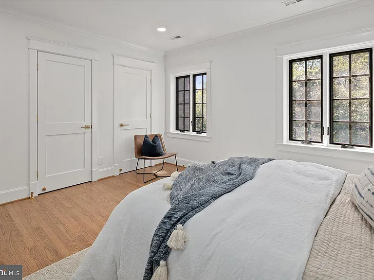 10816 Barn Wood Ln — Photo 36