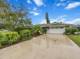 208 Baltusrol DR, NAPLES, FL 34113